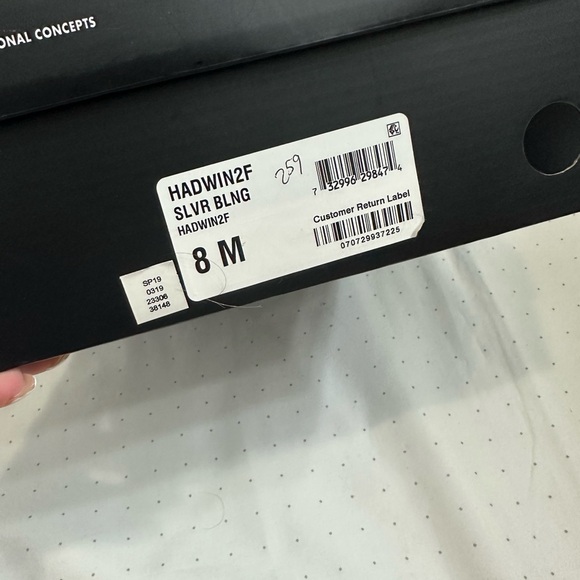 SILVER HEEL - Picture 4 of 4